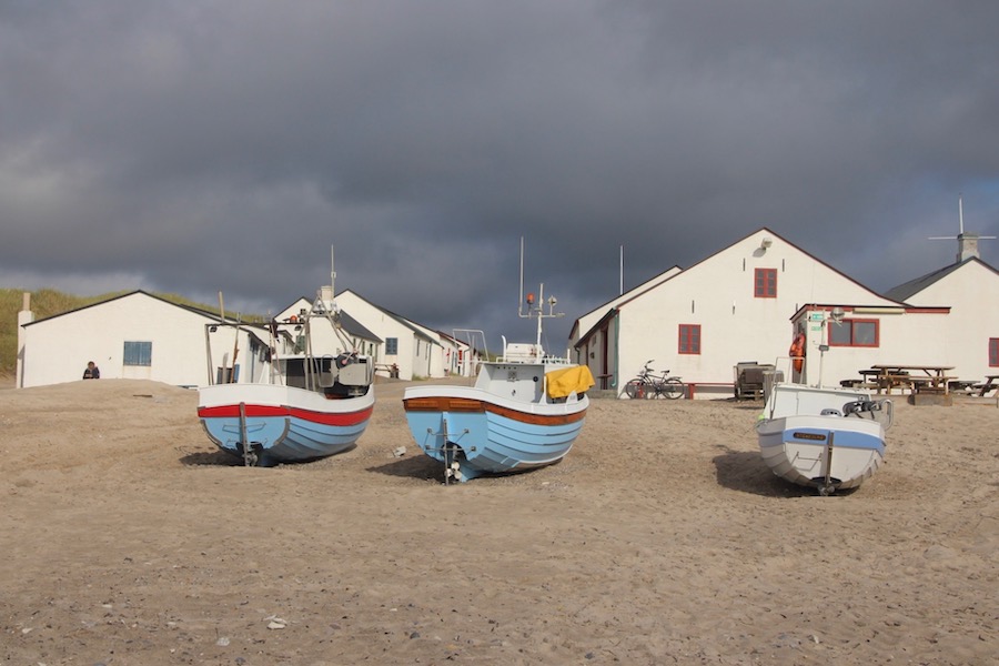 Fischerboote am Stenbjerger Strand.