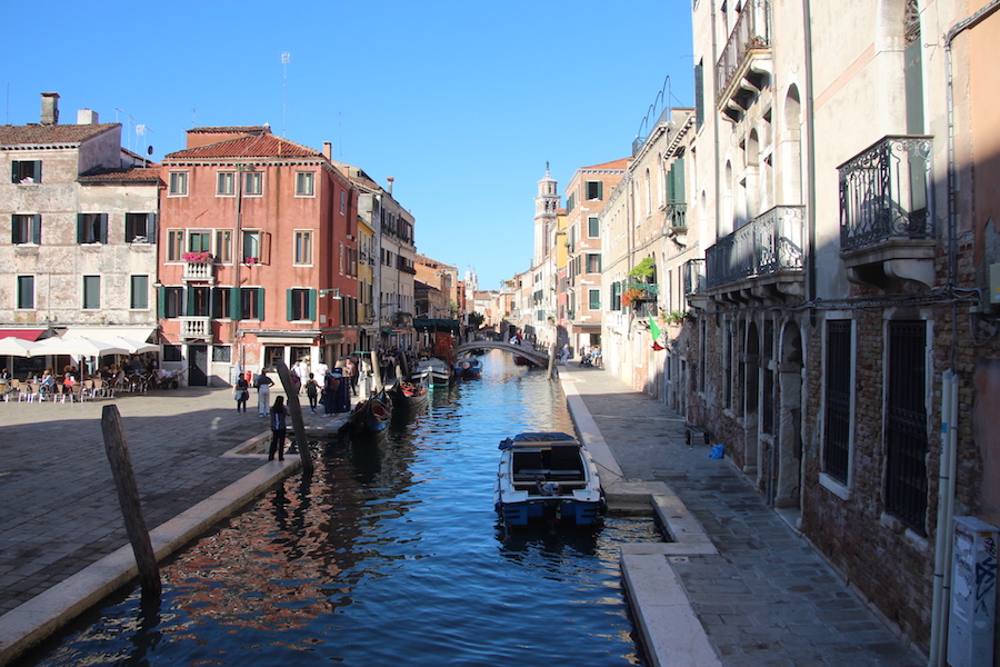 Campo San Barnaba am Morgen